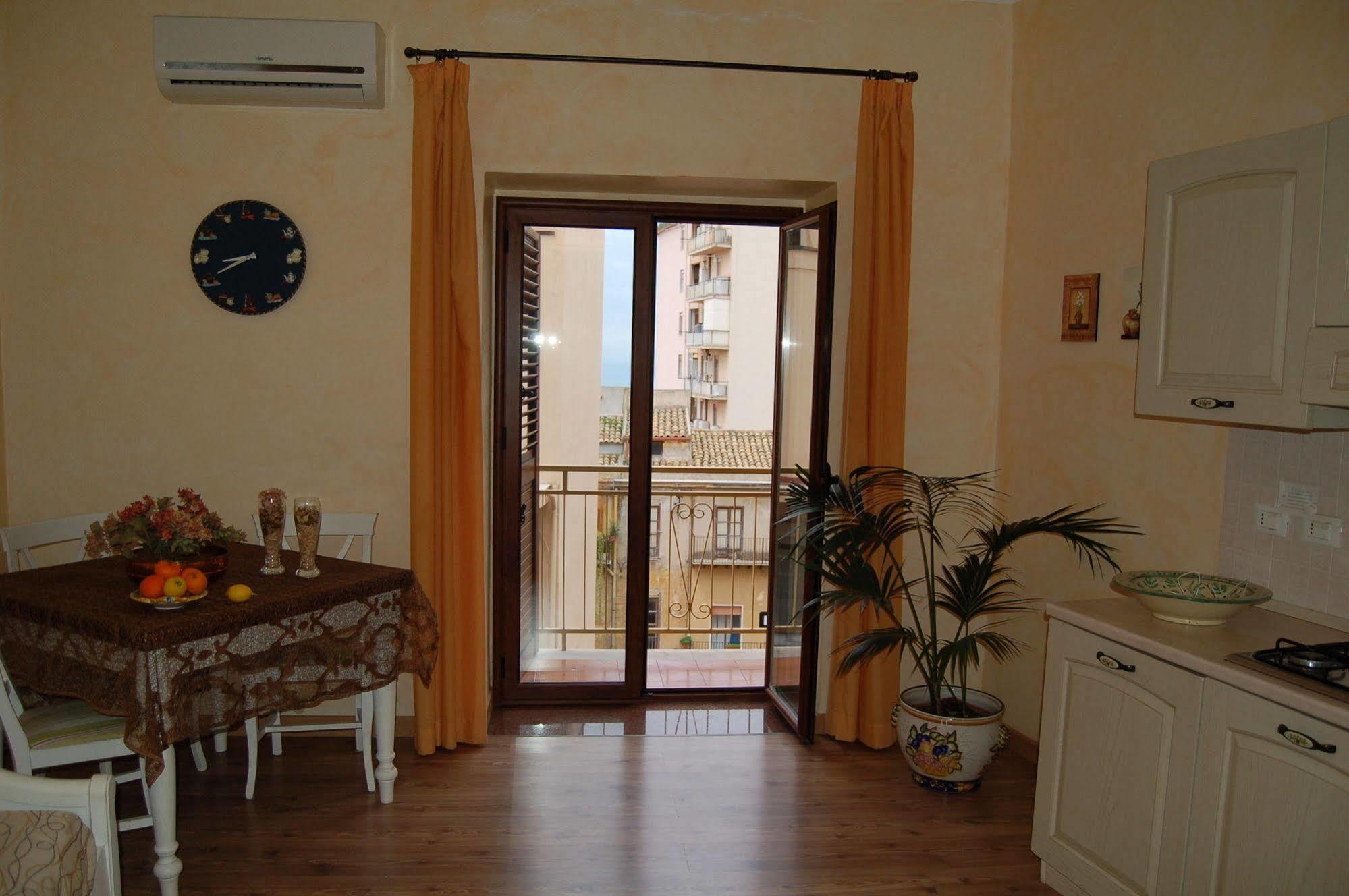 Al Vicoletto Apartment อากริเจนโต ภายนอก รูปภาพ