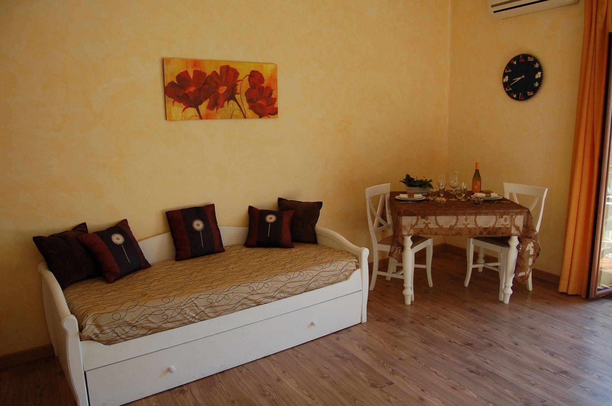 Al Vicoletto Apartment อากริเจนโต ภายนอก รูปภาพ